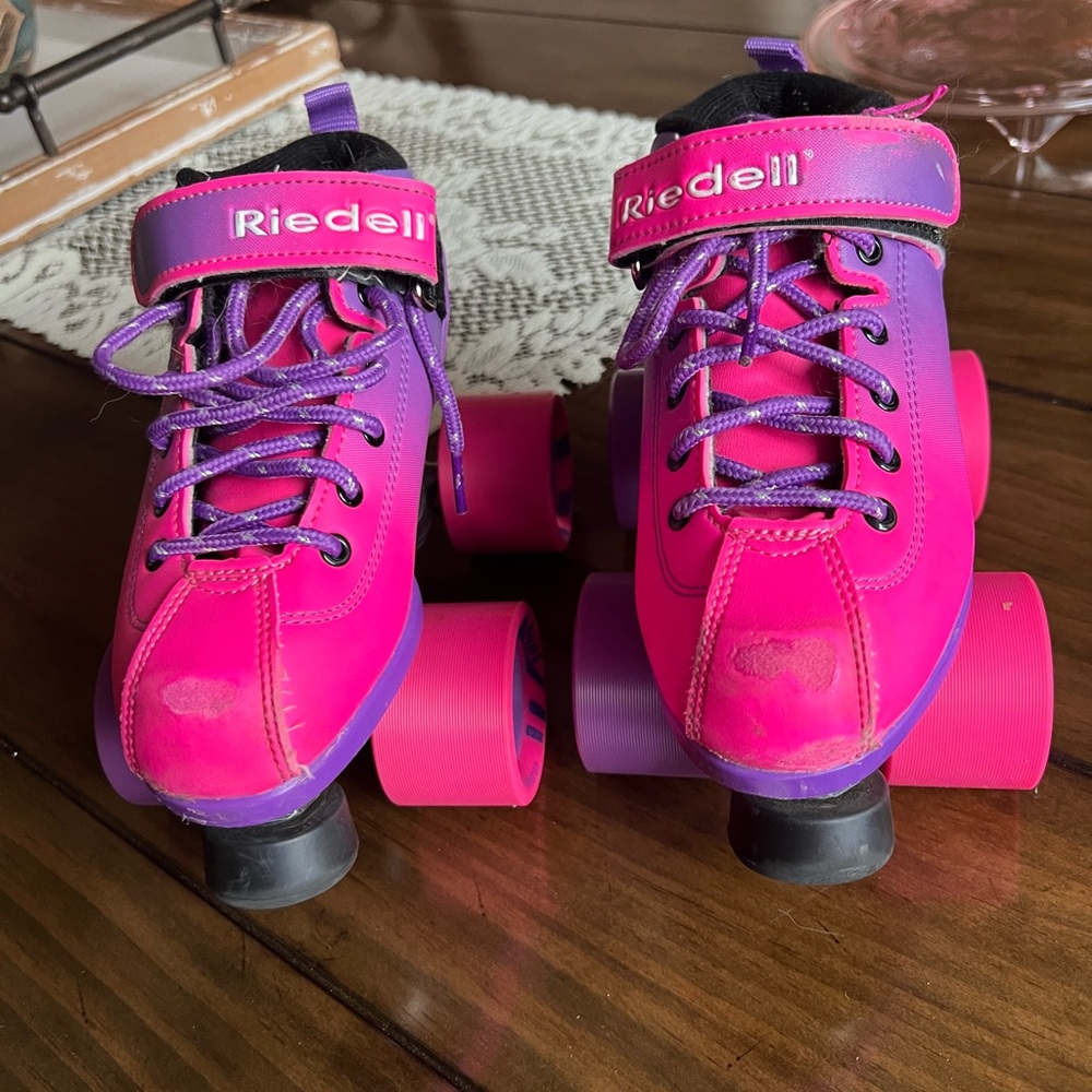 Riedell skates, girls size 2